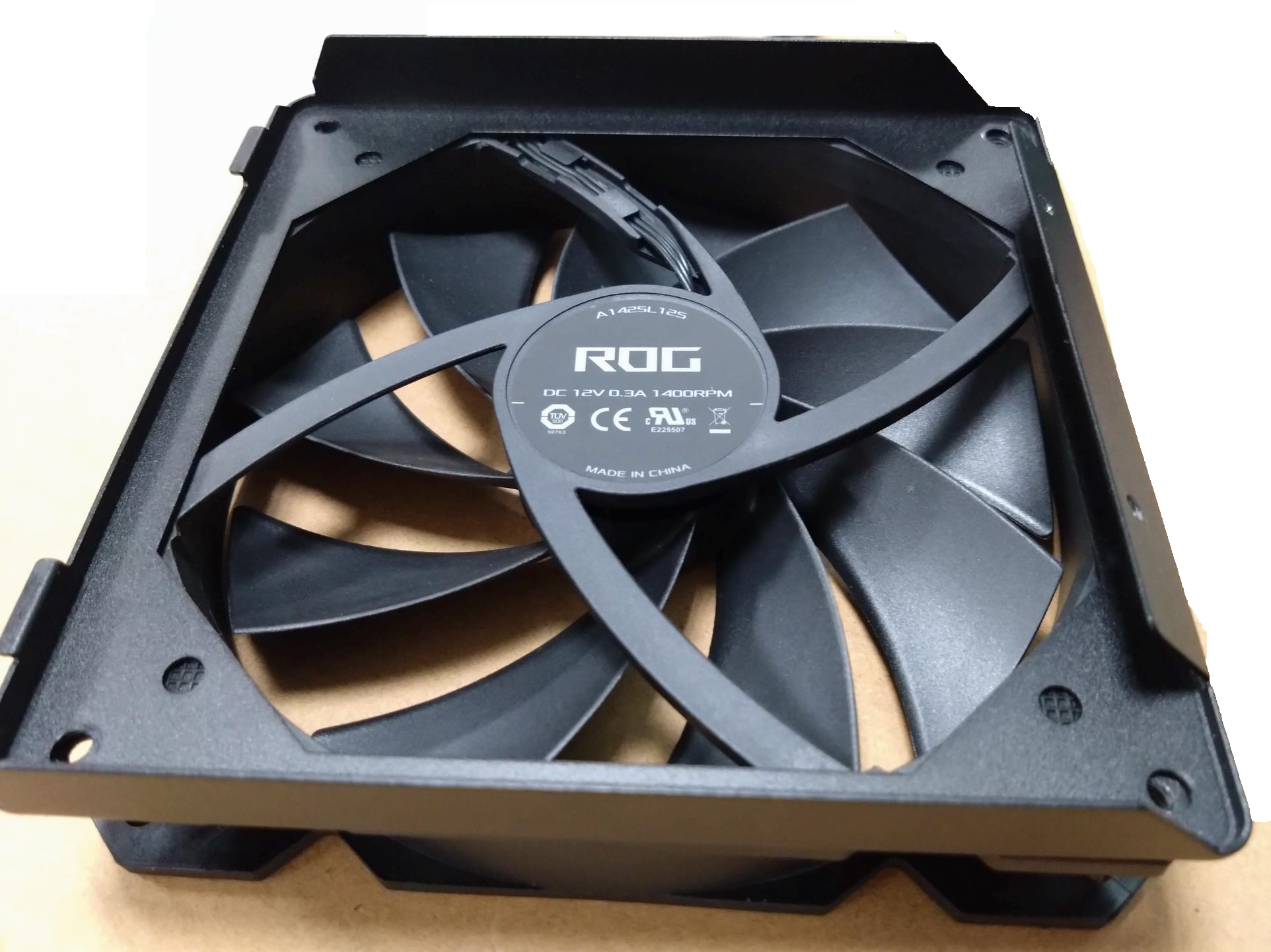 Montage ASUS ROG Hyperion GR701 – WC Alphacool inside! - Boutique
